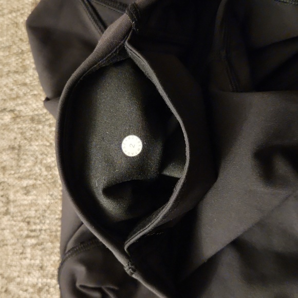 Lululemon 6" Shorts - Picture 5 of 6